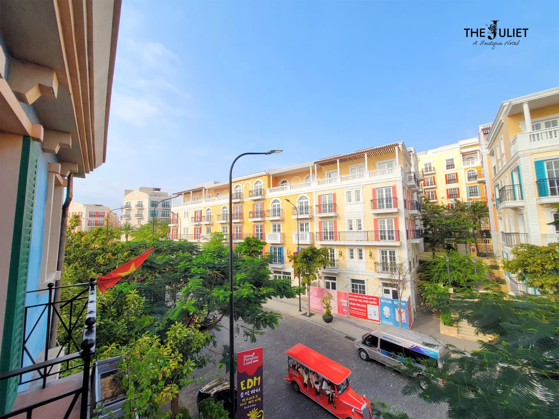 A302 - SUITE - HƯỚNG PHỐ