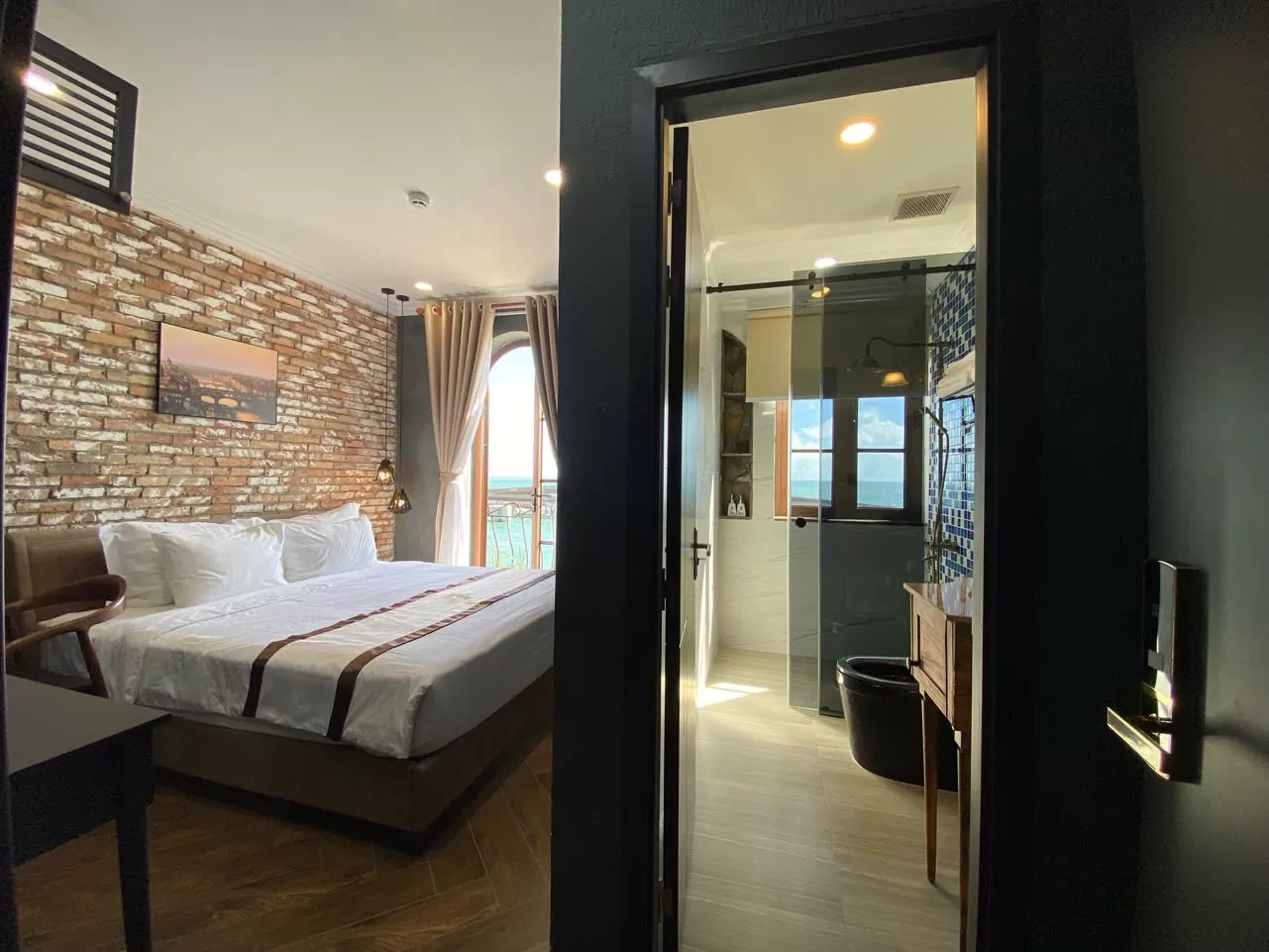 V401 - DELUXE - HƯỚNG BIỂN