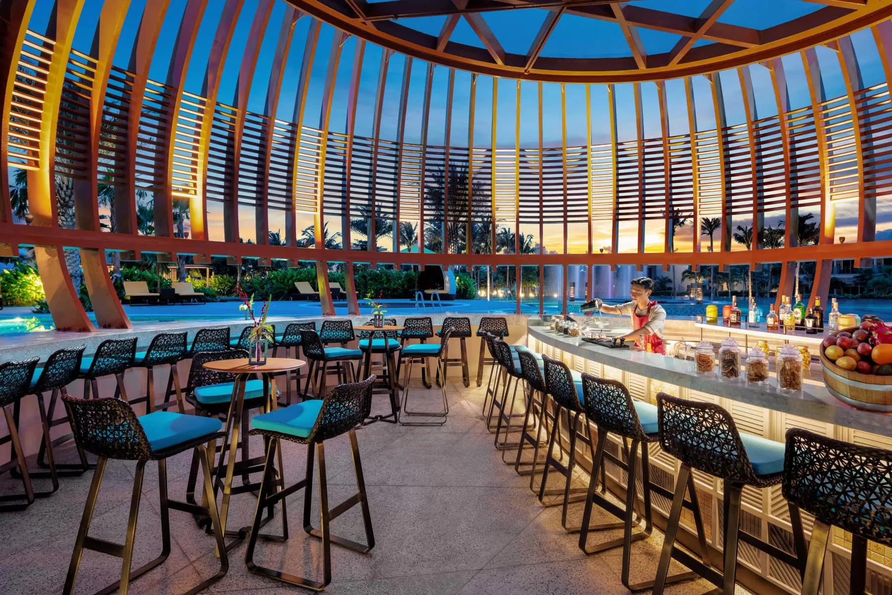 Tiệc Cocktail Cho Tất Cả Khách Hàng Thứ Bảy Tuần Này